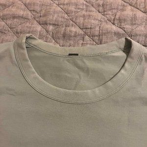 Lululemon - The Fundamental T-Shirt - Medium